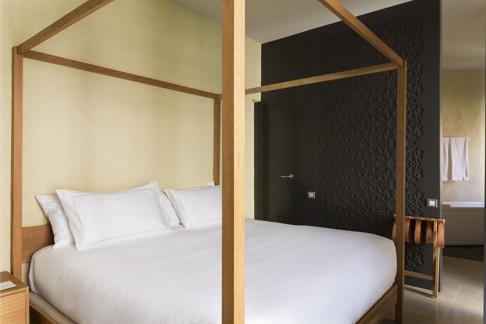 Eme Catedral Mercer Hotel Sevilha Exterior foto A room at the hotel