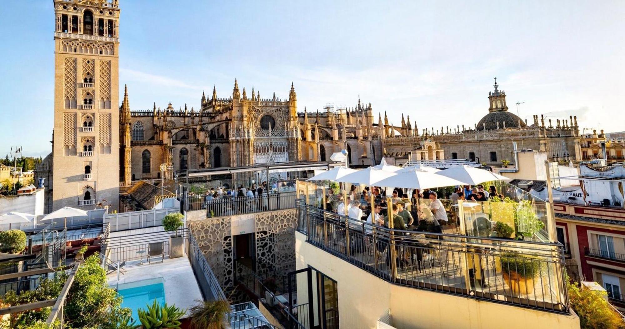Eme Catedral Mercer Hotel Sevilha Exterior foto The roof terrace of the hotel