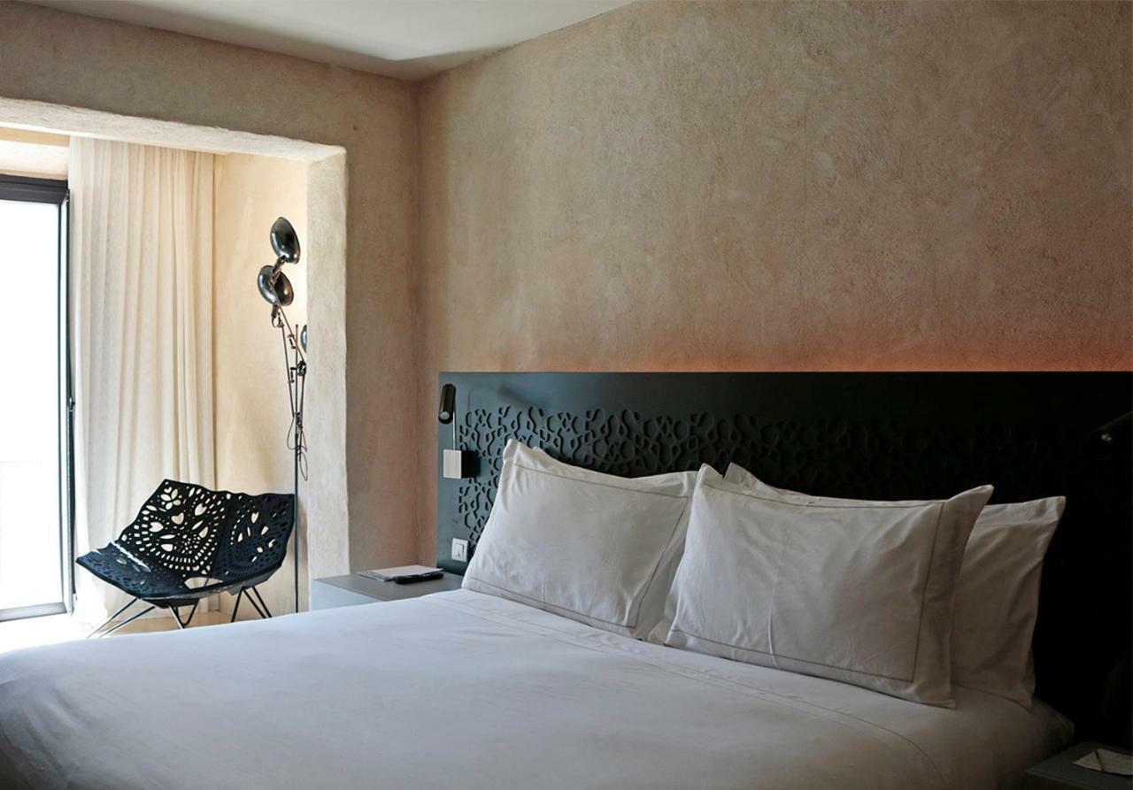 Eme Catedral Mercer Hotel Sevilha Exterior foto A room at the hotel