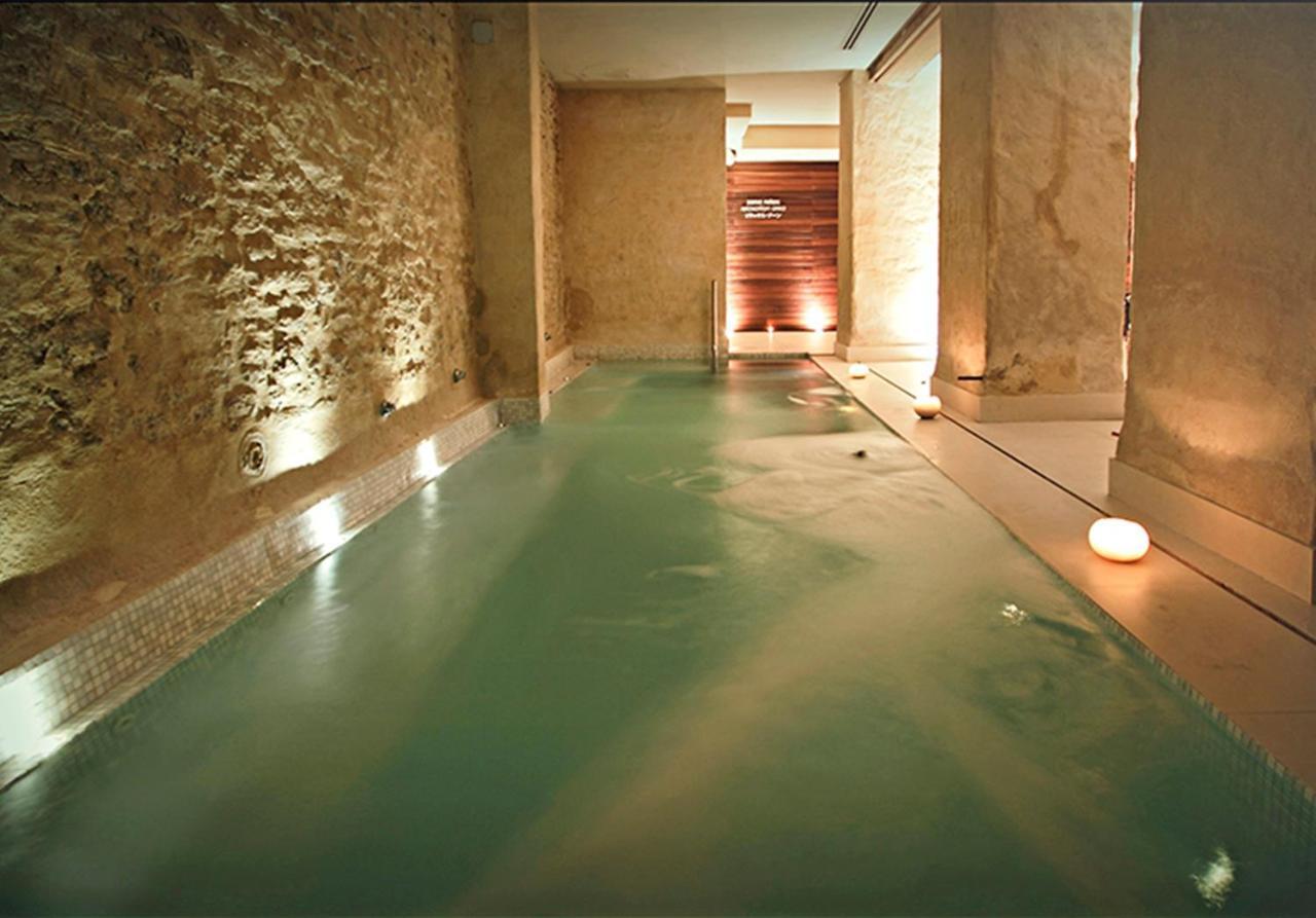 Eme Catedral Mercer Hotel Sevilha Exterior foto A spa in Madrid, Spain